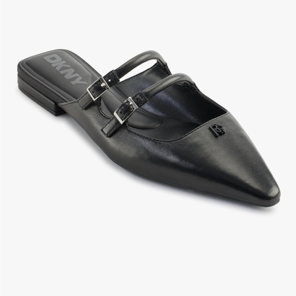 DKNY Cahana flats - nwt